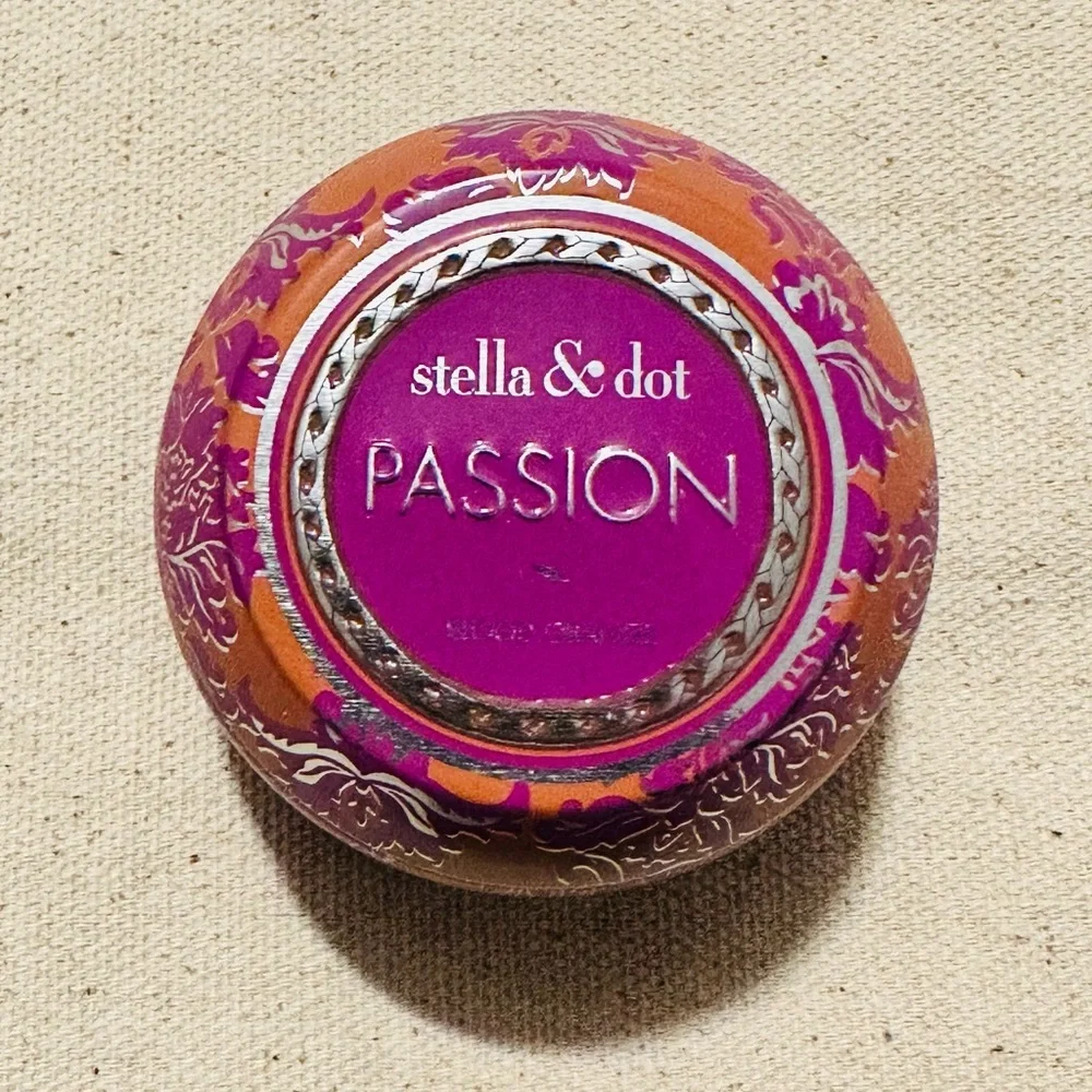 Stella & Dot | Candle | Stella & Dot Passion Candle in Tin | Blood Orange